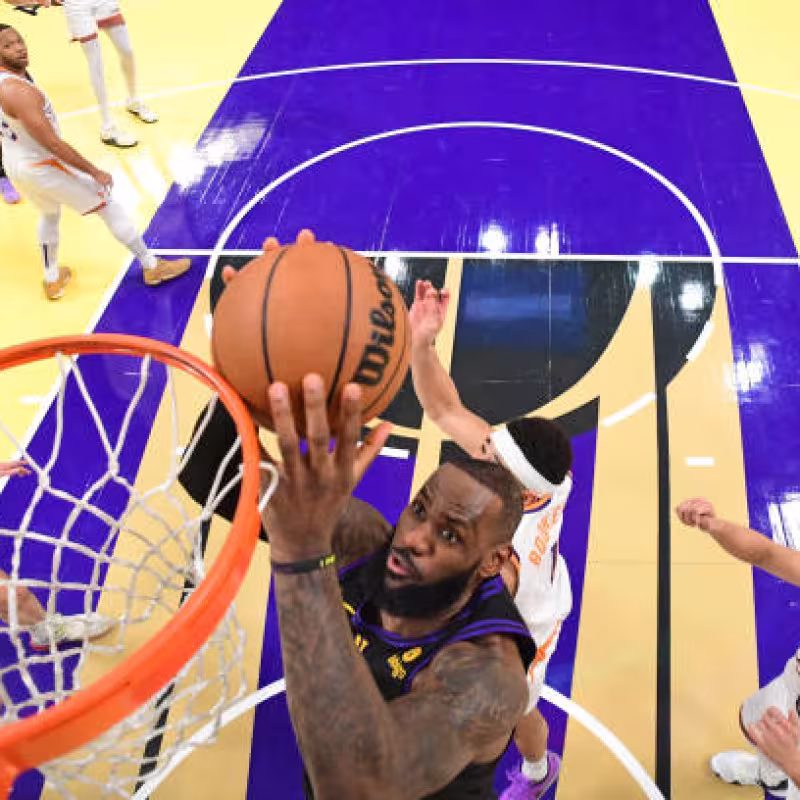 Lebron James en In-Season Tournament NBA 2023. Foto: gettyimages