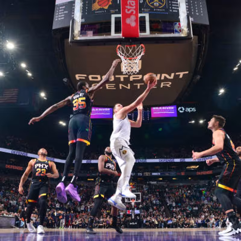 Nikola Jokic, exhibición ante Suns. Foto: gettyimages