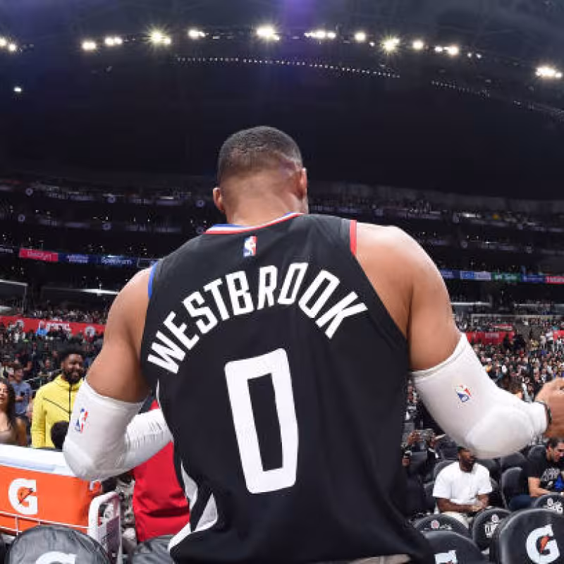 Russell Westbrook juega con familia. Foto: gettyimages