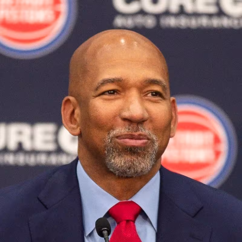 Monty Williams, entrenador de Detroit Pistons.