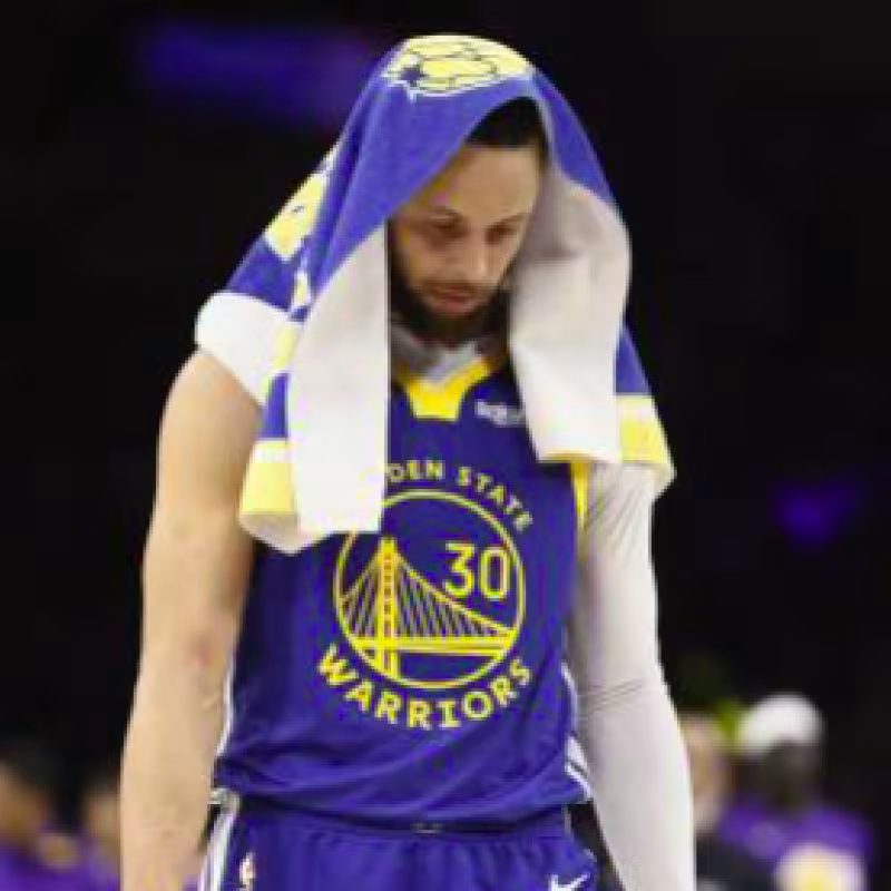 Stephen Curry pasa por un mal momento colectivo y personal.