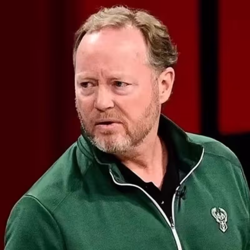 Mike Budenholzer, actualmente entrenador sin equipo.