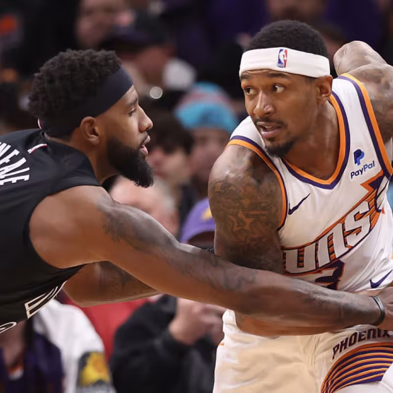 Royce O'Neale, defendiendo a Bradley Beal