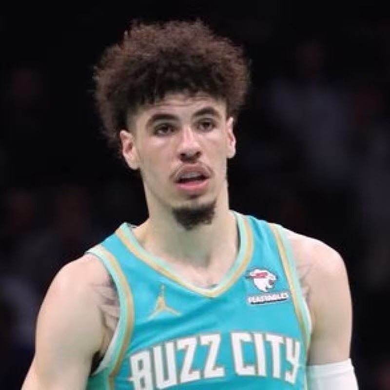 LaMelo Ball, estrella de Charlotte Hornets.