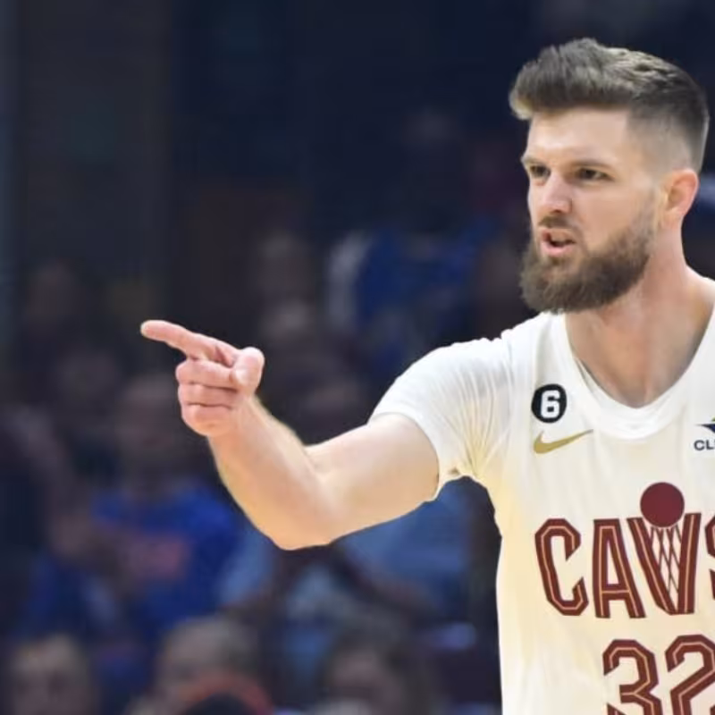 Dean Wade, jugador de Cleveland Cavaliers. 