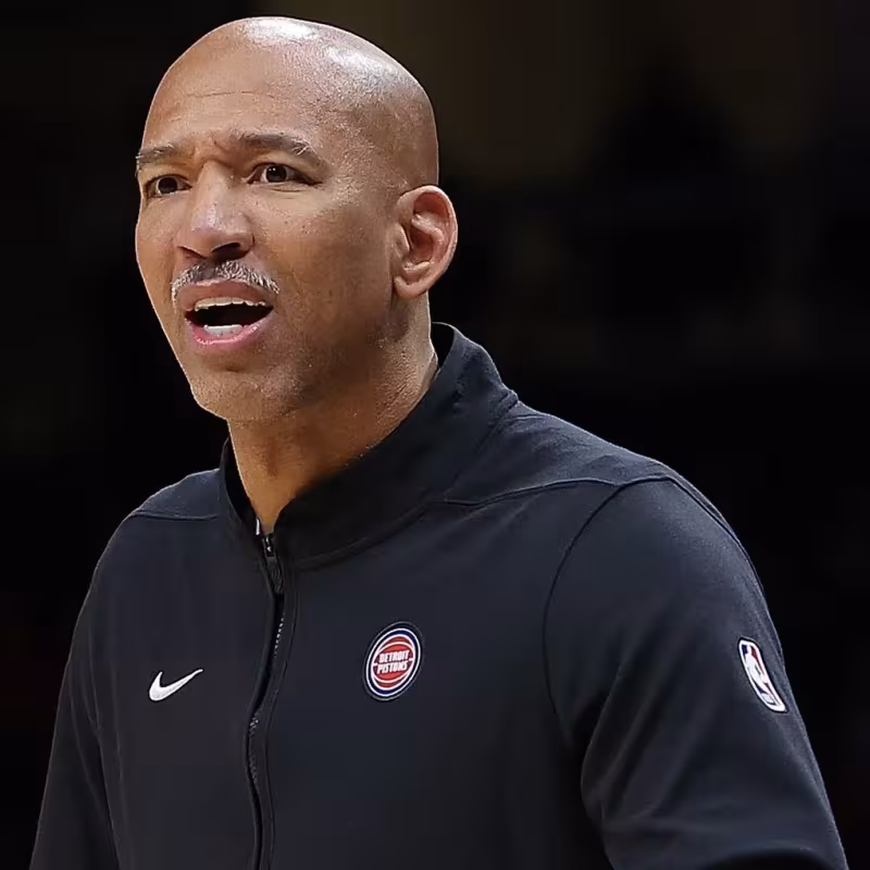 Monty Williams, entrenador de Detroit Pistons.