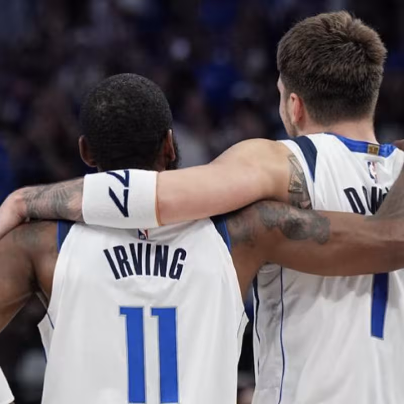 Irving y Doncic, estrellas de Dallas Mavericks. 