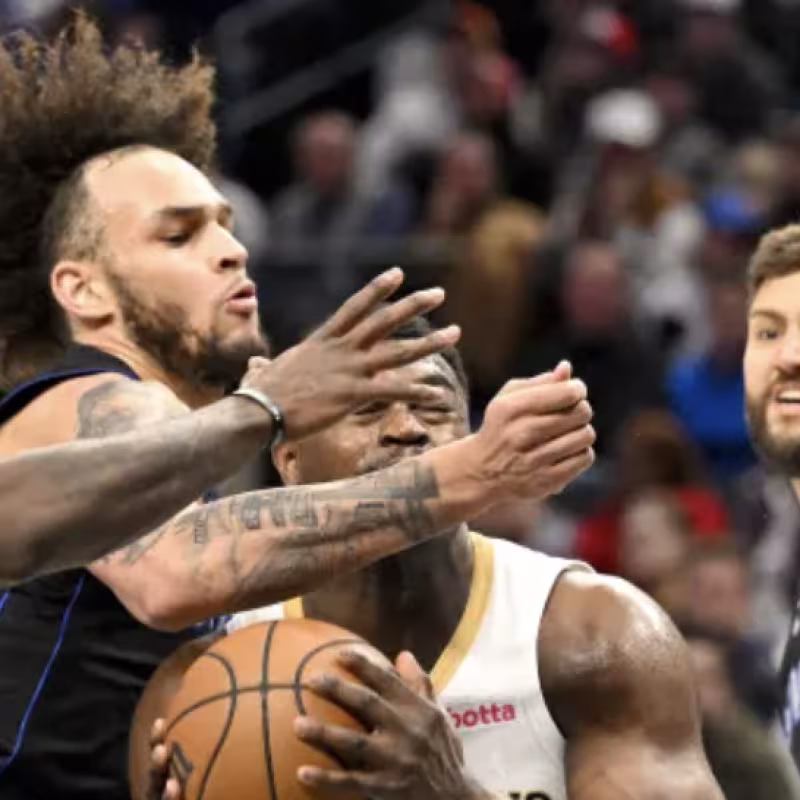 Kleber y Lively, estrellas de Dallas Mavericks.