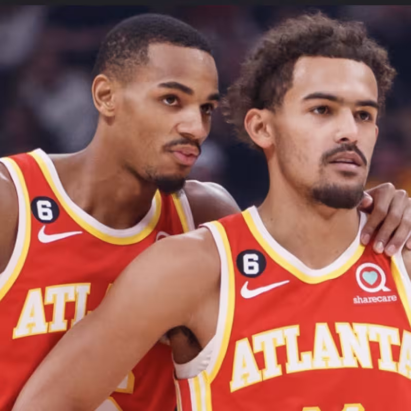 Jamal Murray y Trae Young, jugadores de Atlanta Hawks. 