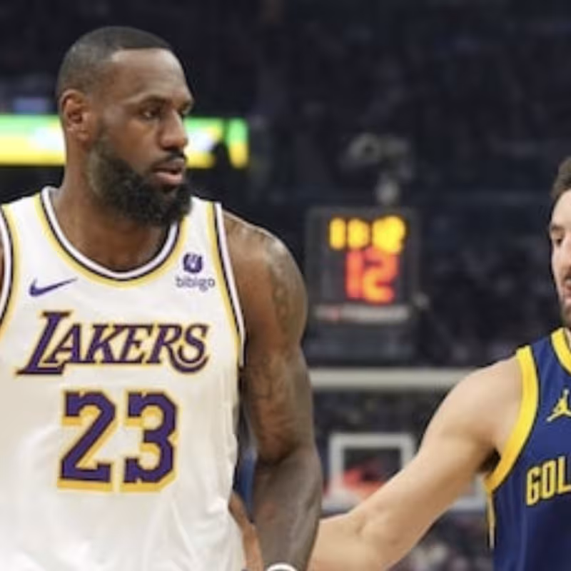 Klay Thompson y LeBron James podrían jugar juntos. 