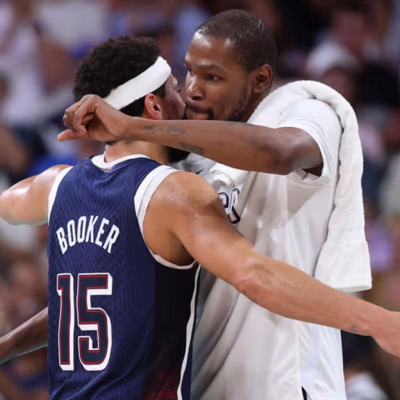 Devin Booker y Kevin Durant