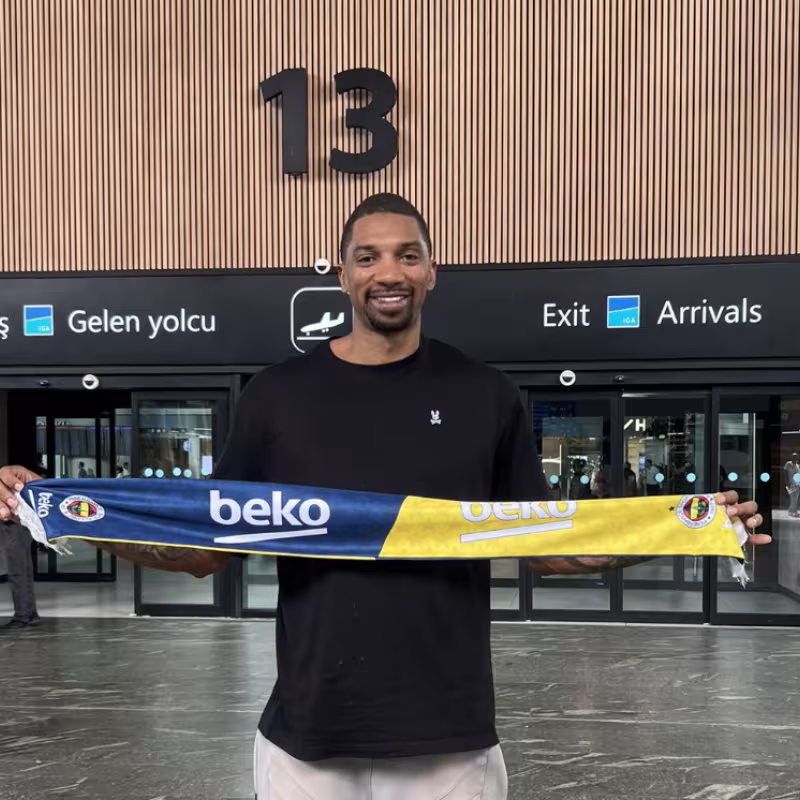 Khem Birch returns to the EuroLeague with Fenerbahçe