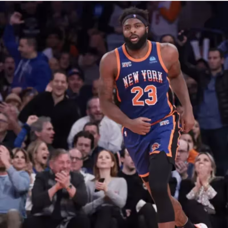 Mitchell Robinson, New York Knicks player, injured.