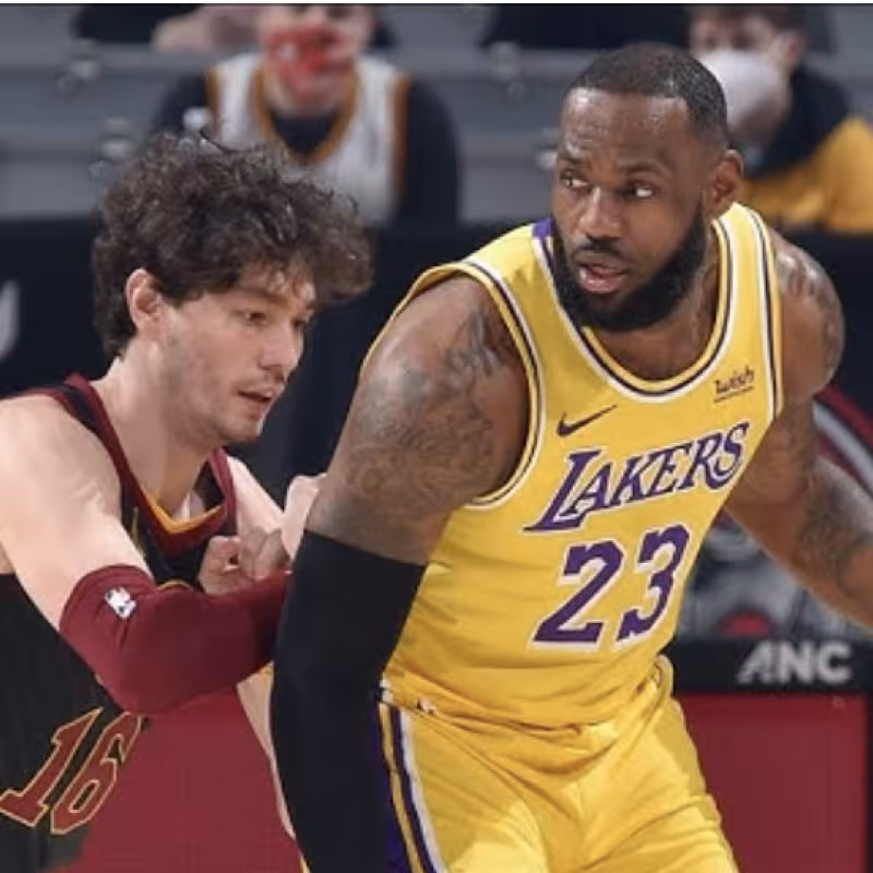 Cedi Osman no quiso jugar en Los Angeles Lakers.