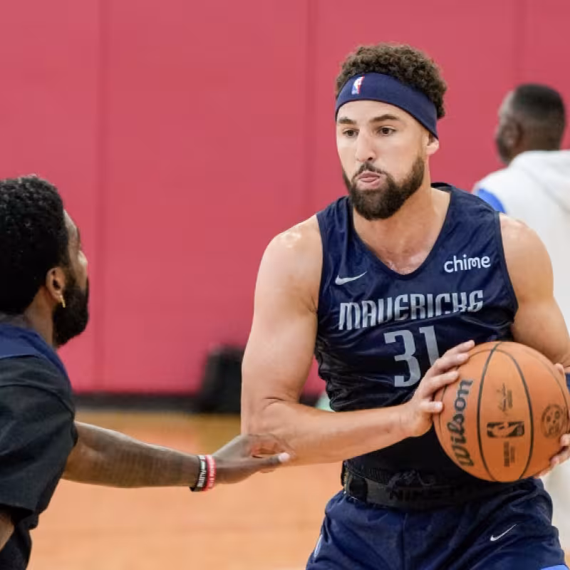Klay Thompson in his first practice with Dallas Mavericks.
