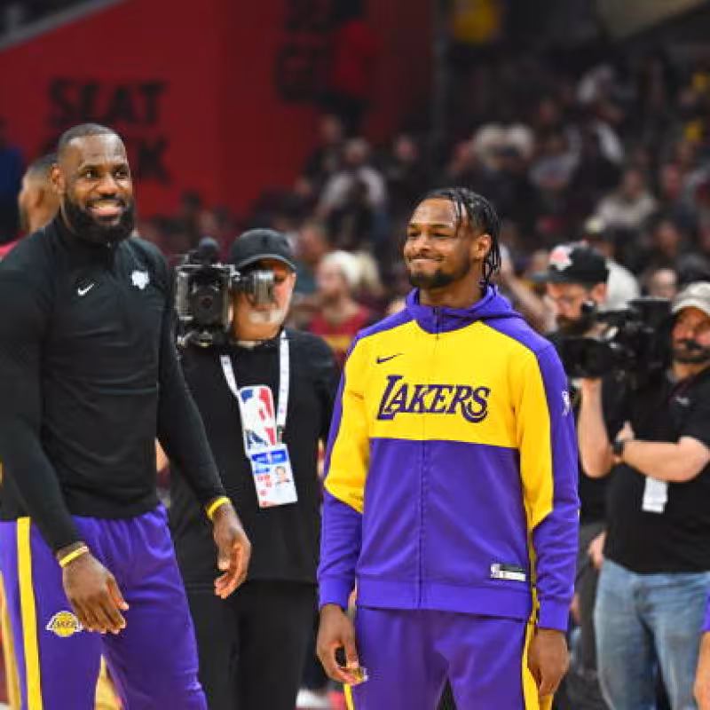 LeBron James, options to play with Bryce. Photo: gettyimages.