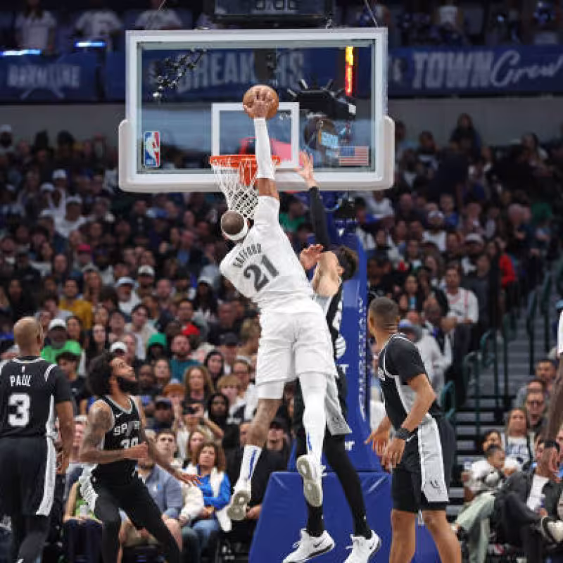 Daniel Gafford, ante los Spurs. Foto: gettyimages