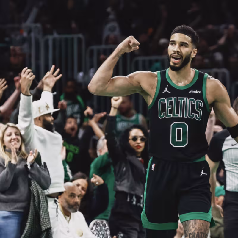 Jayson Tatum, estrella de Boston Celtics, en la victoria ante Cleveland Cavaliers. 