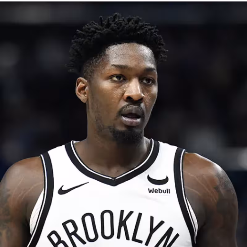 Dorian Finney-Smith vuelve a sonar para Dallas Mavericks.