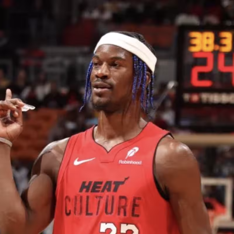 Jimmy Butler está envuelto en numerosos rumores NBA.