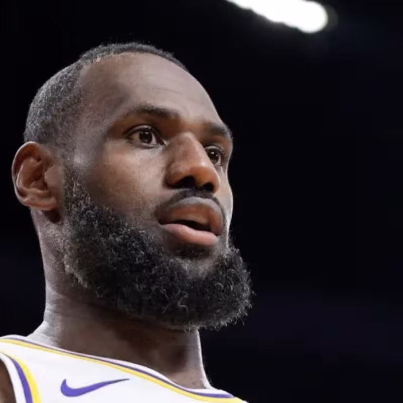 Horrible partido de LeBron James ante Minnesota Timberwolves. 
