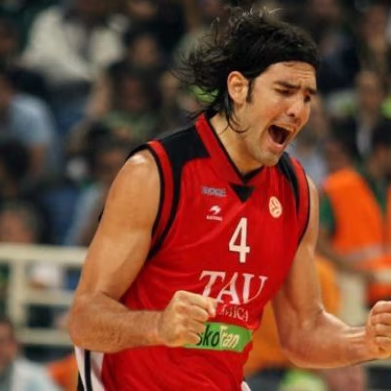 Luis Scola