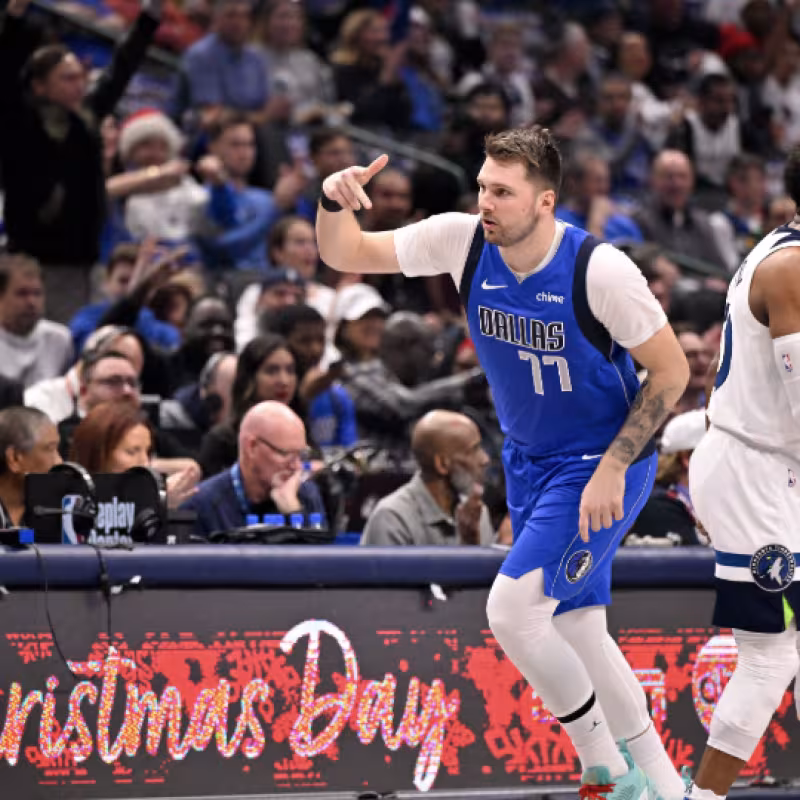 Luka Doncic se lesionó el Día de Navidad.