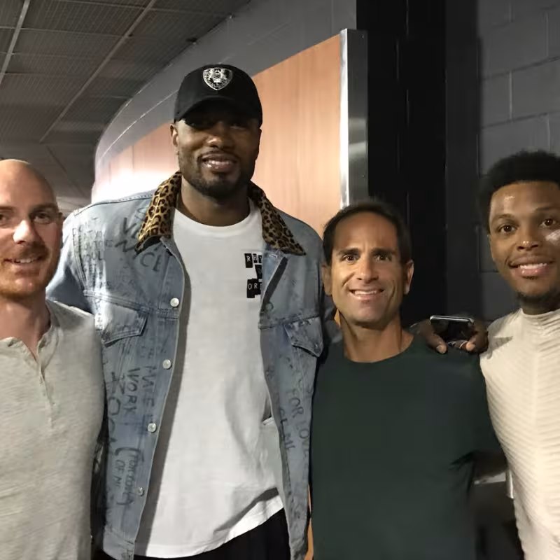 Joe Abunassar con Serge Ibaka y Kyle Lowry