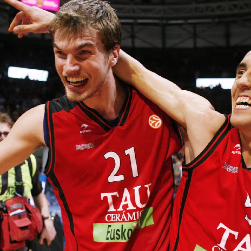 Tiago Splitter and Pablo Prigioni