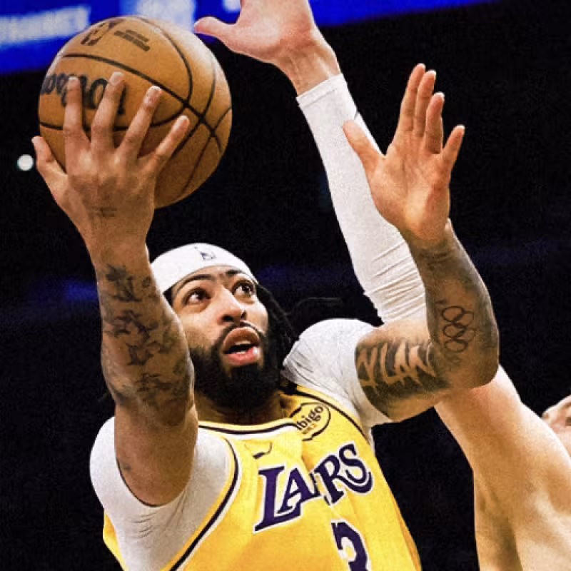 Anthony Davis wants a center in the NBA market for the Lakers.