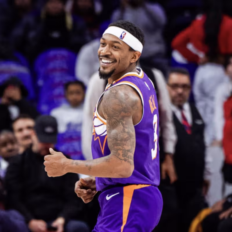 Bradley Beal, envuelto en rumores NBA para salir de Phoenix Suns. 