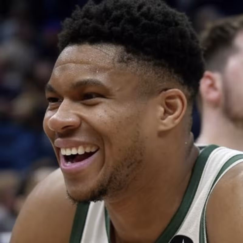 Anteto y Luka Doncic, estrellas NBA.