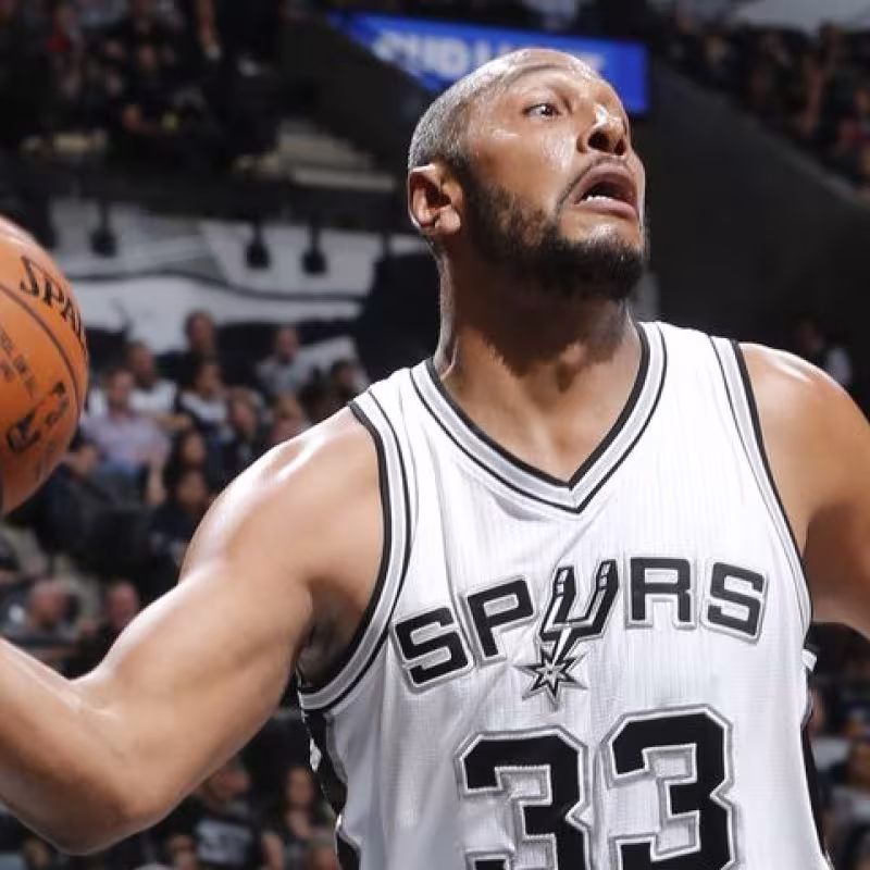 Boris Diaw llegó a San Antonio Spurs a través del mercado del buyout