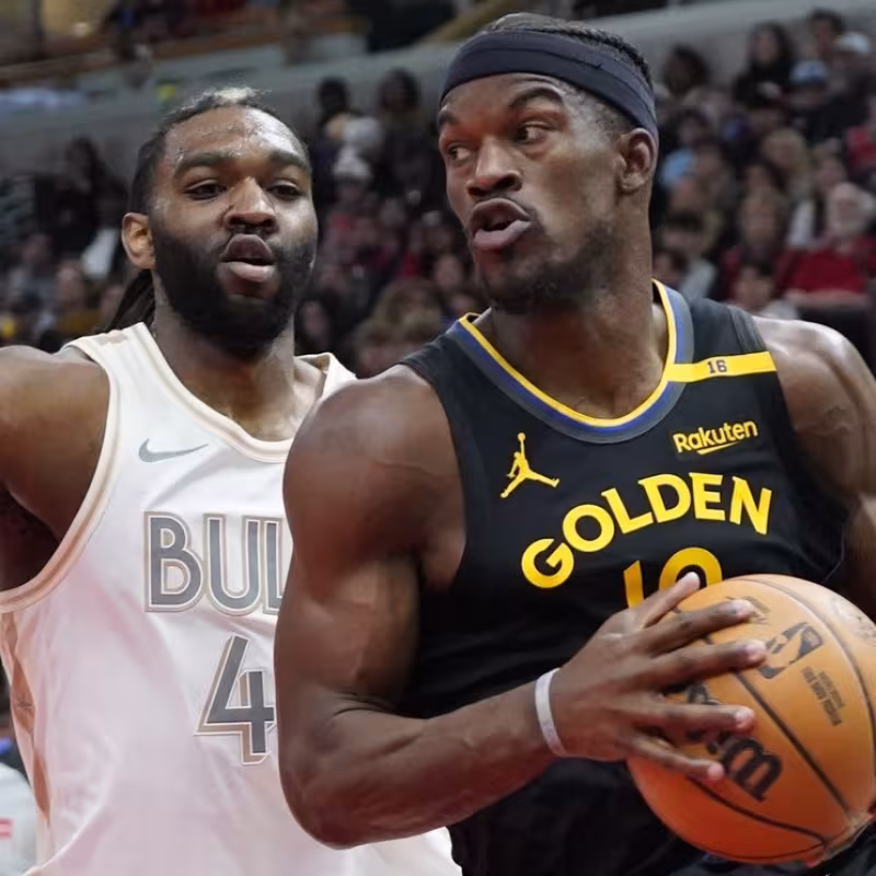 Jimmy Butler, defendido por Patrick Williams