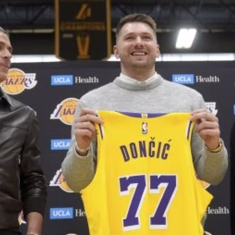 Rob Pelinka, Luka Doncic y JJ Redick