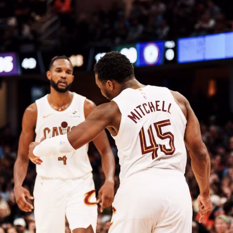 Temporada histórica de Cleveland Cavaliers con 60 triunfos. 
