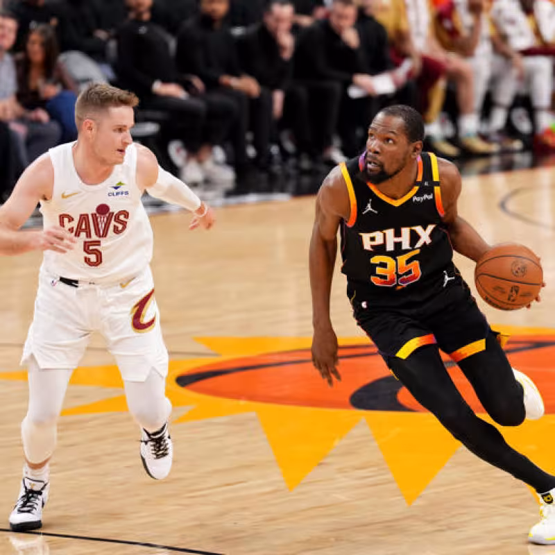 Kevin Durant in a game against the Cleveland Cavaliers.