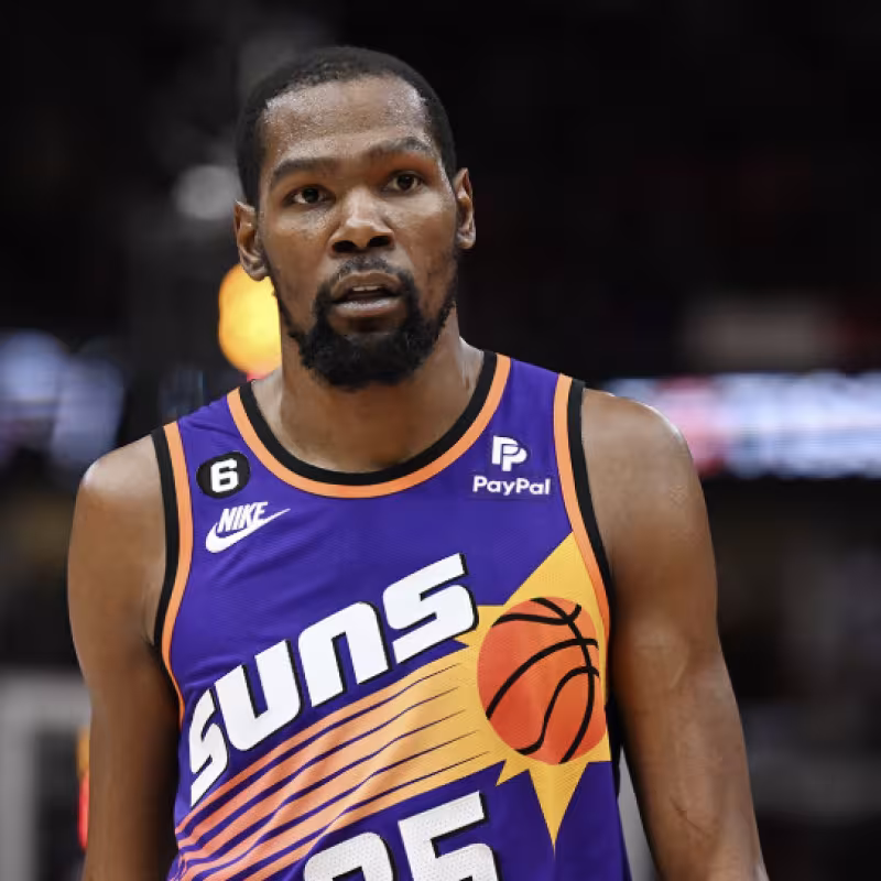 Kevin Durant, envuelto en numerosos rumores NBA.