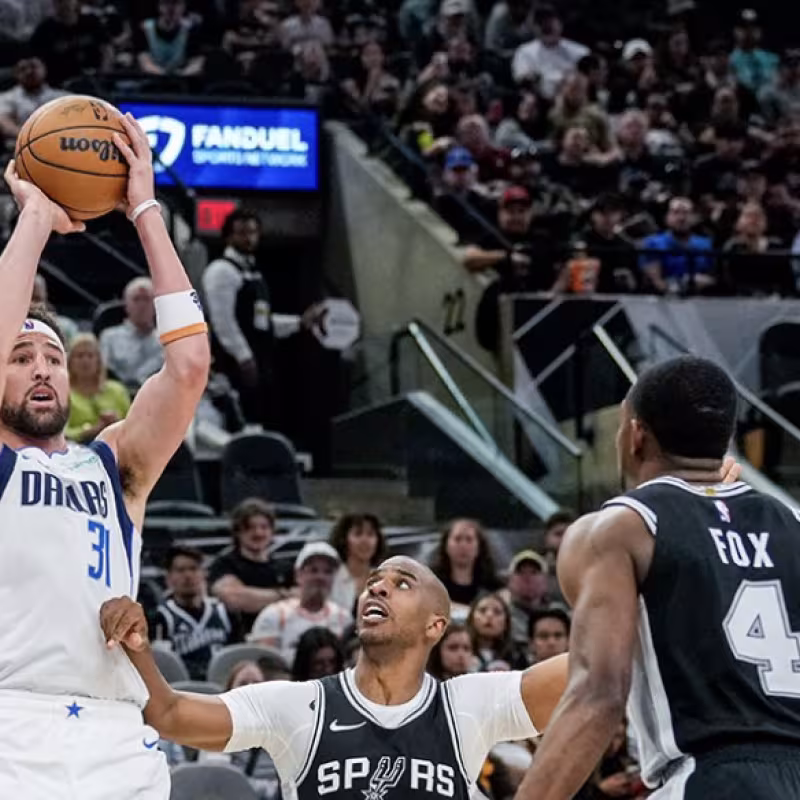 Klay Thompson, estrella de Dallas Mavericks.