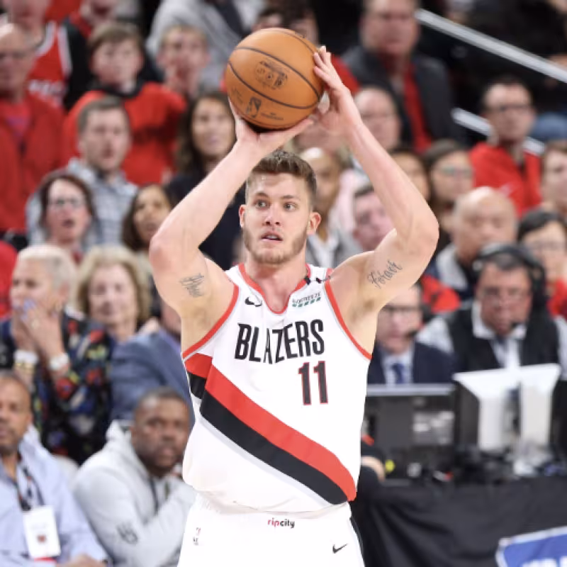 Meyers Leonard, from the NBA to country music.