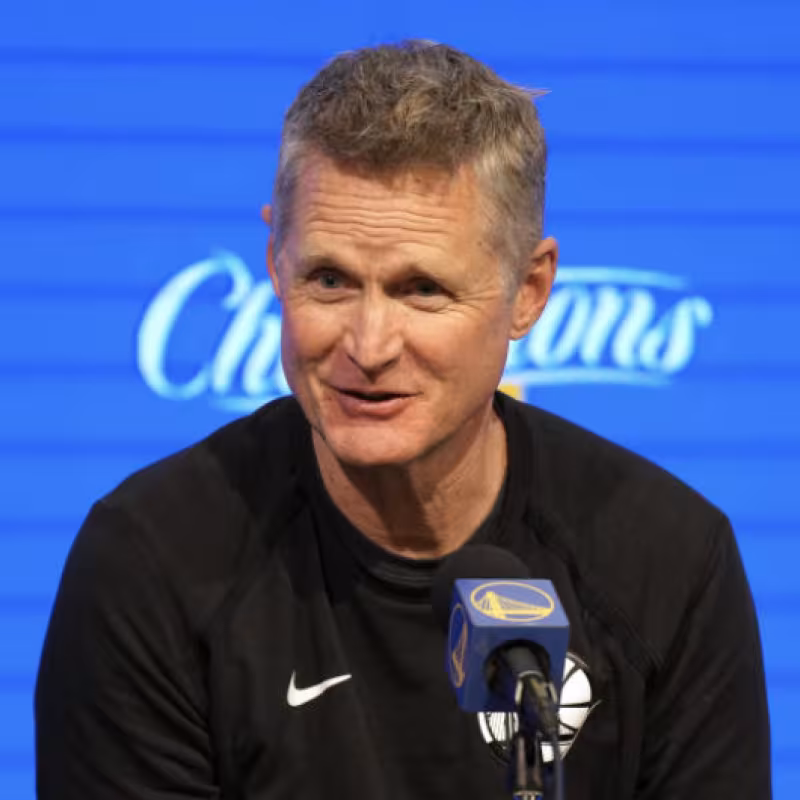 Steve Kerr, coach of the Warriors, complaining about the referees.