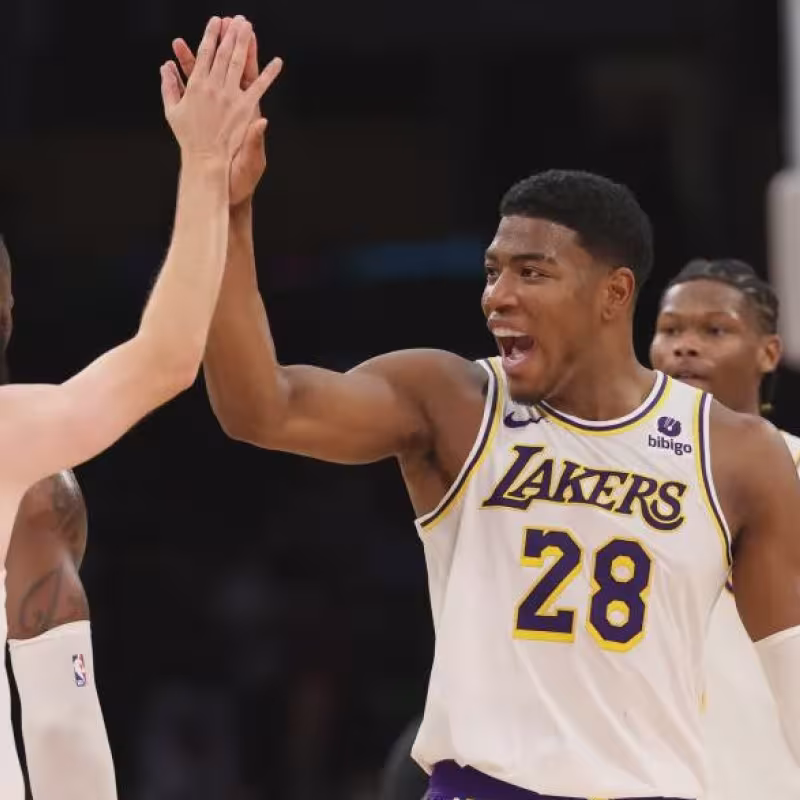 Austin Reaves y Rui Hachimura, dos jugadores importantes de Los Angeles Lakers