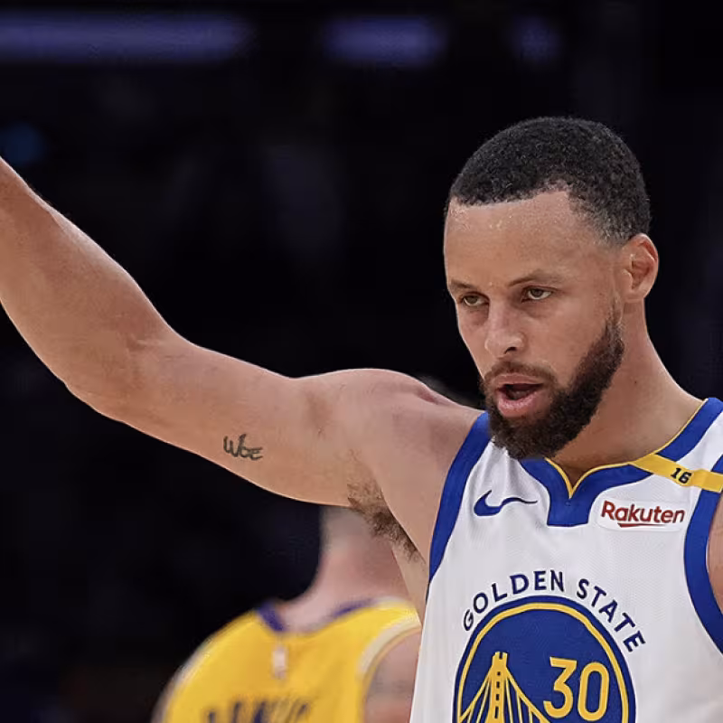 Stephen Curry ate up Luka Doncic.