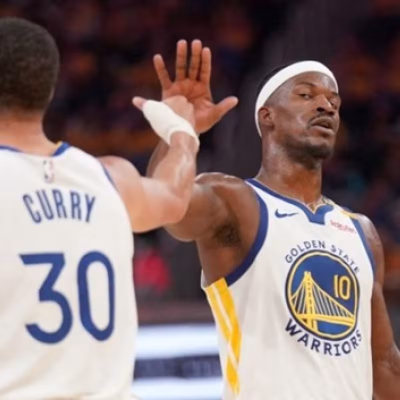 Stephen Curry y Jimmy Butler, estrellas de Golden State Warriors.