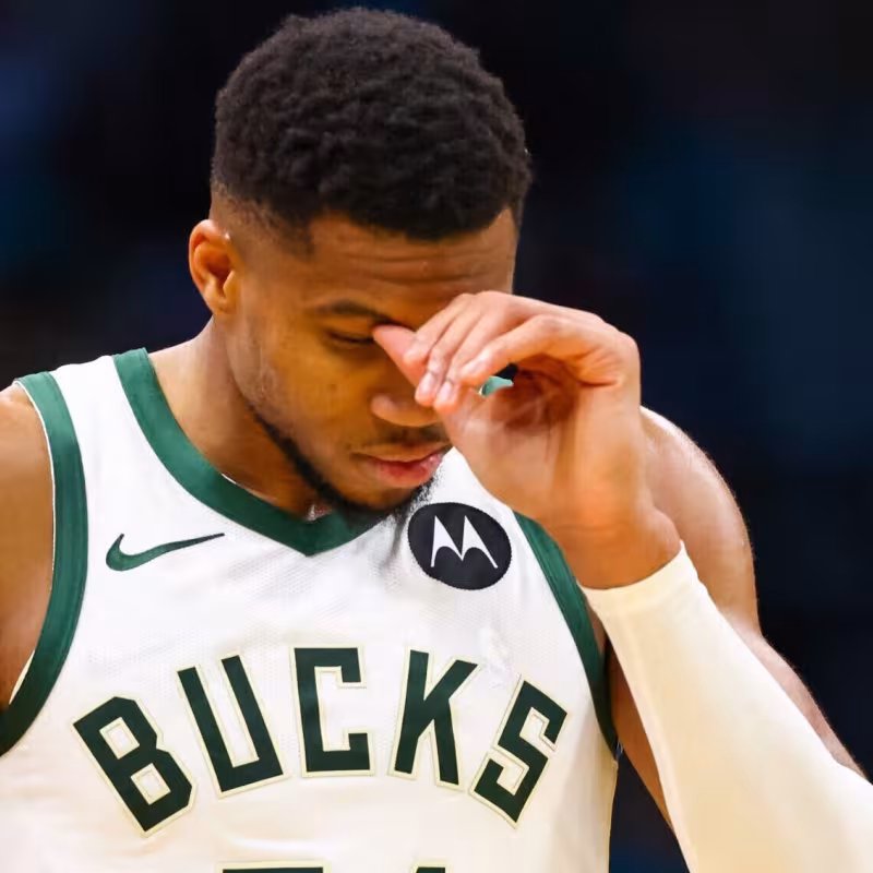 Giannis Antetokounmpo, superestrella de Milwaukee Bucks