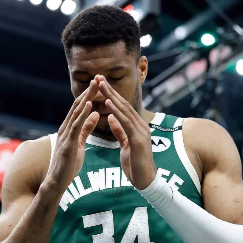 Giannis Antetokounmpo podría salir de Milwaukee Bucks en 2025
