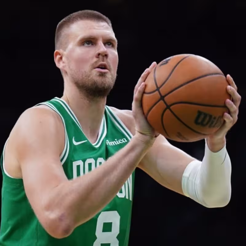 Kristaps Porzingis, estrella de los Boston Celtics