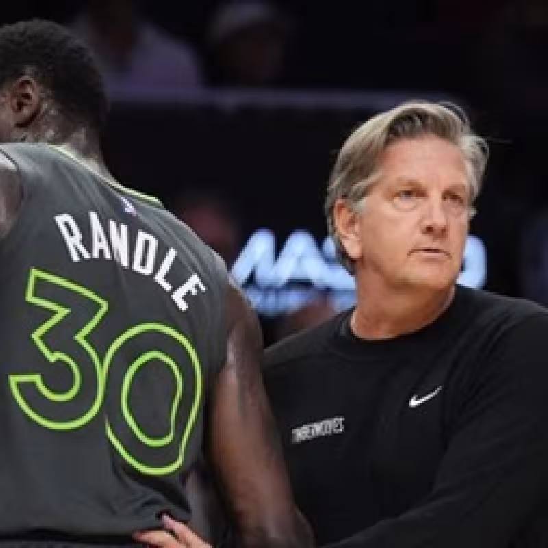 Chris Finch, entrenador de Minnesota Timberwolves.