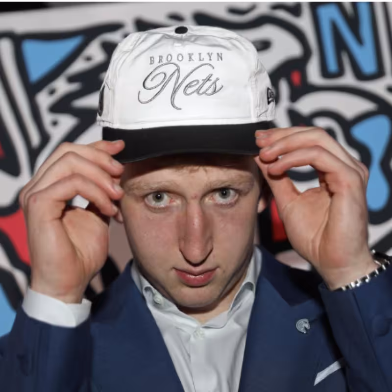 Danny Wolf, elegido por Brooklyn Nets el 27 del NBA Draft 2025. 