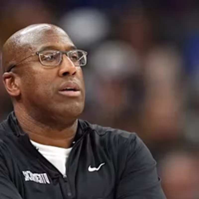 Mike Brown, coach of New York Knicks.